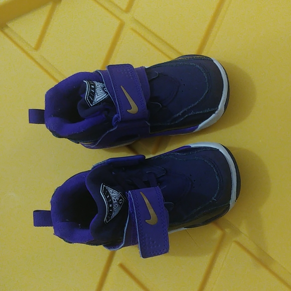 Nike diamond turf 2 09(TD) girl/boy size 7c - Picture 6 of 7